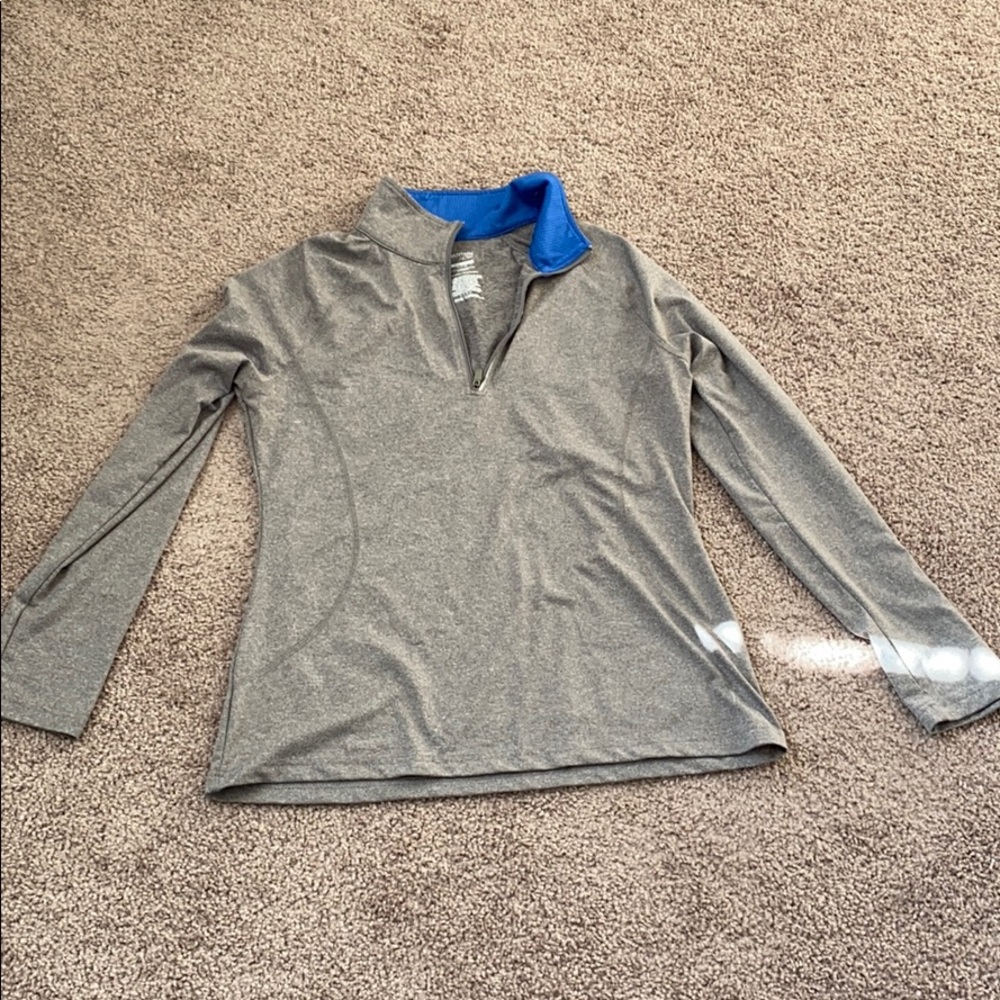 Semi fitted pullover